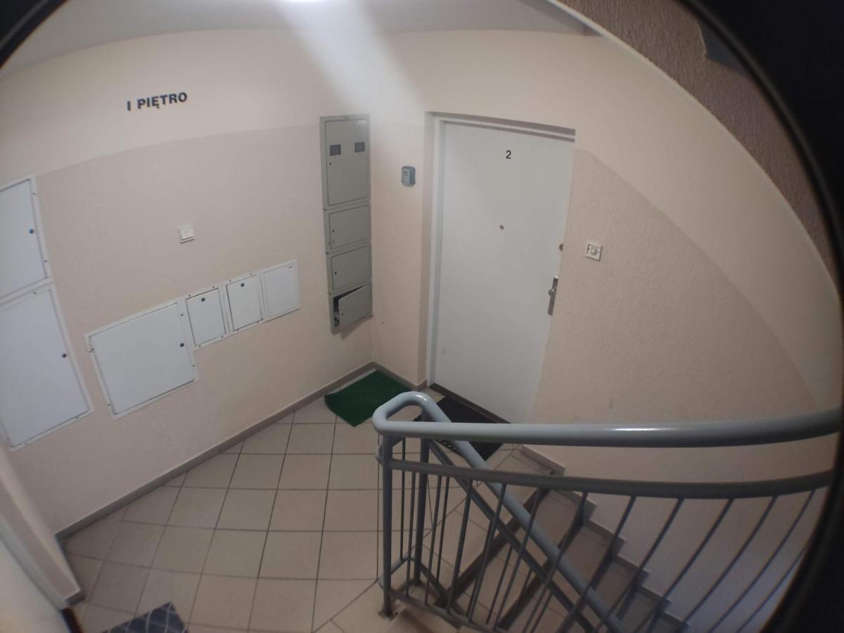 3030 Jana Spychalskiego 32 - Tanie Pokoje W Apartamencie - Samodzielne Zameldowanie - Self Check In 波兹南 外观 照片