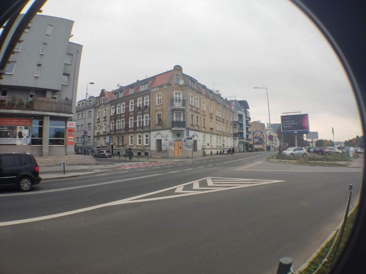 3030 Jana Spychalskiego 32 - Tanie Pokoje W Apartamencie - Samodzielne Zameldowanie - Self Check In 波兹南 外观 照片