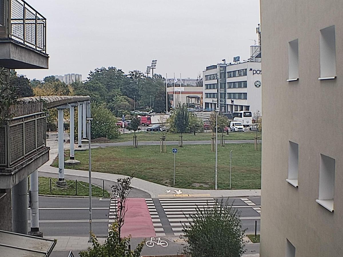 3030 Jana Spychalskiego 32 - Tanie Pokoje W Apartamencie - Samodzielne Zameldowanie - Self Check In 波兹南 外观 照片