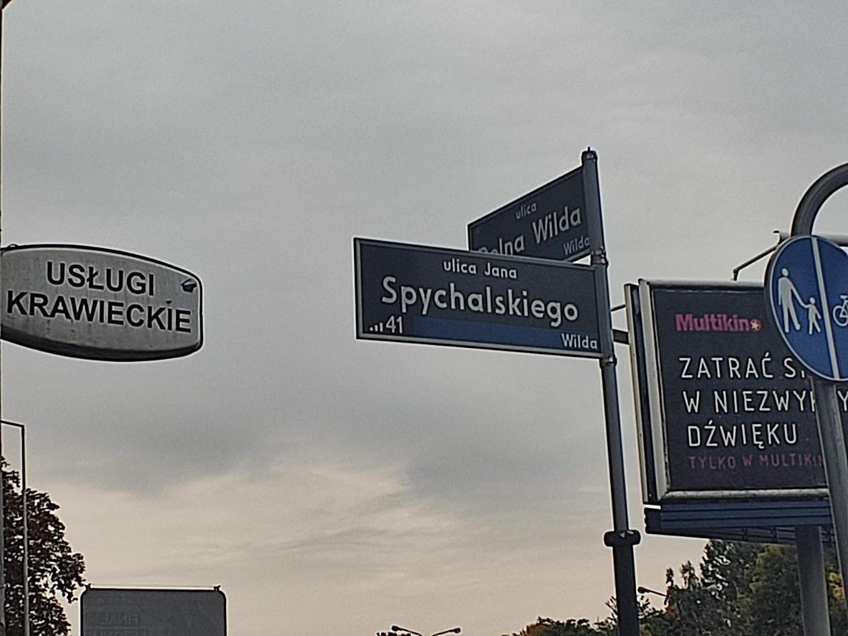3030 Jana Spychalskiego 32 - Tanie Pokoje W Apartamencie - Samodzielne Zameldowanie - Self Check In 波兹南 外观 照片