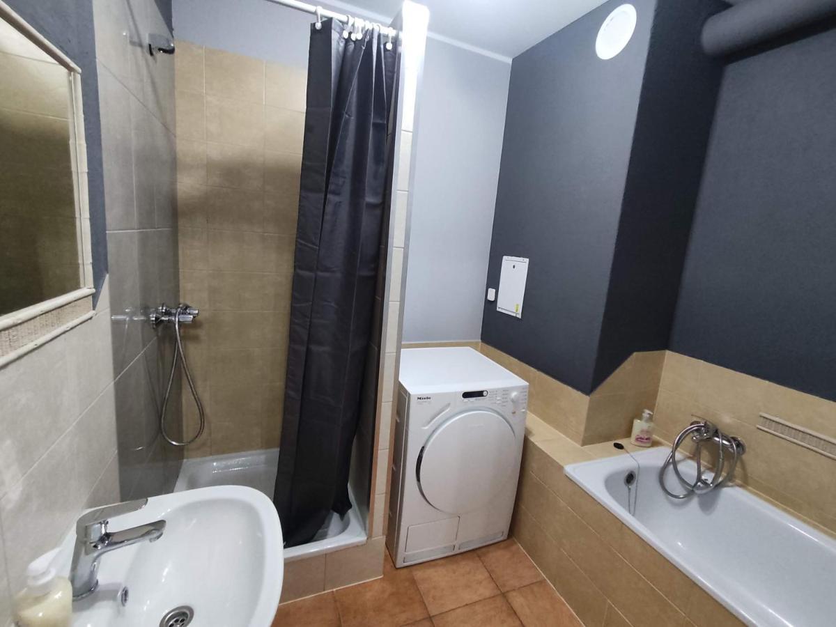 3030 Jana Spychalskiego 32 - Tanie Pokoje W Apartamencie - Samodzielne Zameldowanie - Self Check In 波兹南 外观 照片