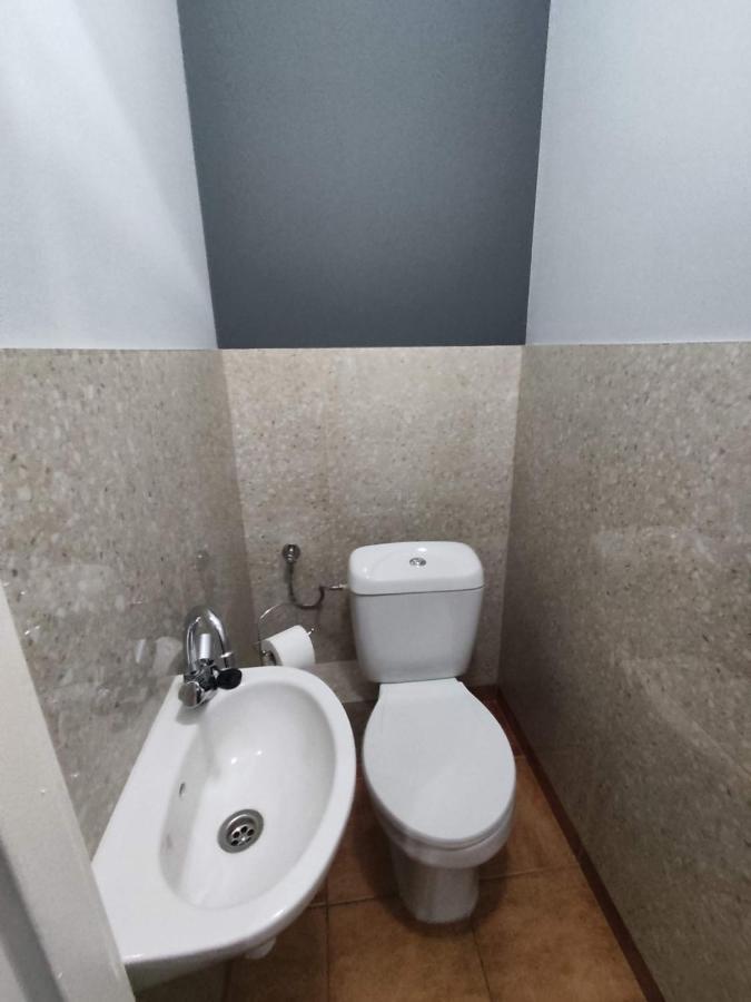 3030 Jana Spychalskiego 32 - Tanie Pokoje W Apartamencie - Samodzielne Zameldowanie - Self Check In 波兹南 外观 照片