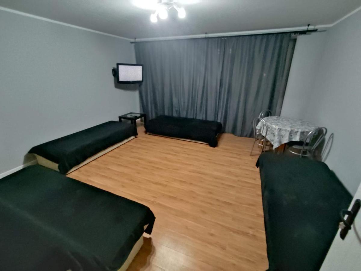 3030 Jana Spychalskiego 32 - Tanie Pokoje W Apartamencie - Samodzielne Zameldowanie - Self Check In 波兹南 外观 照片