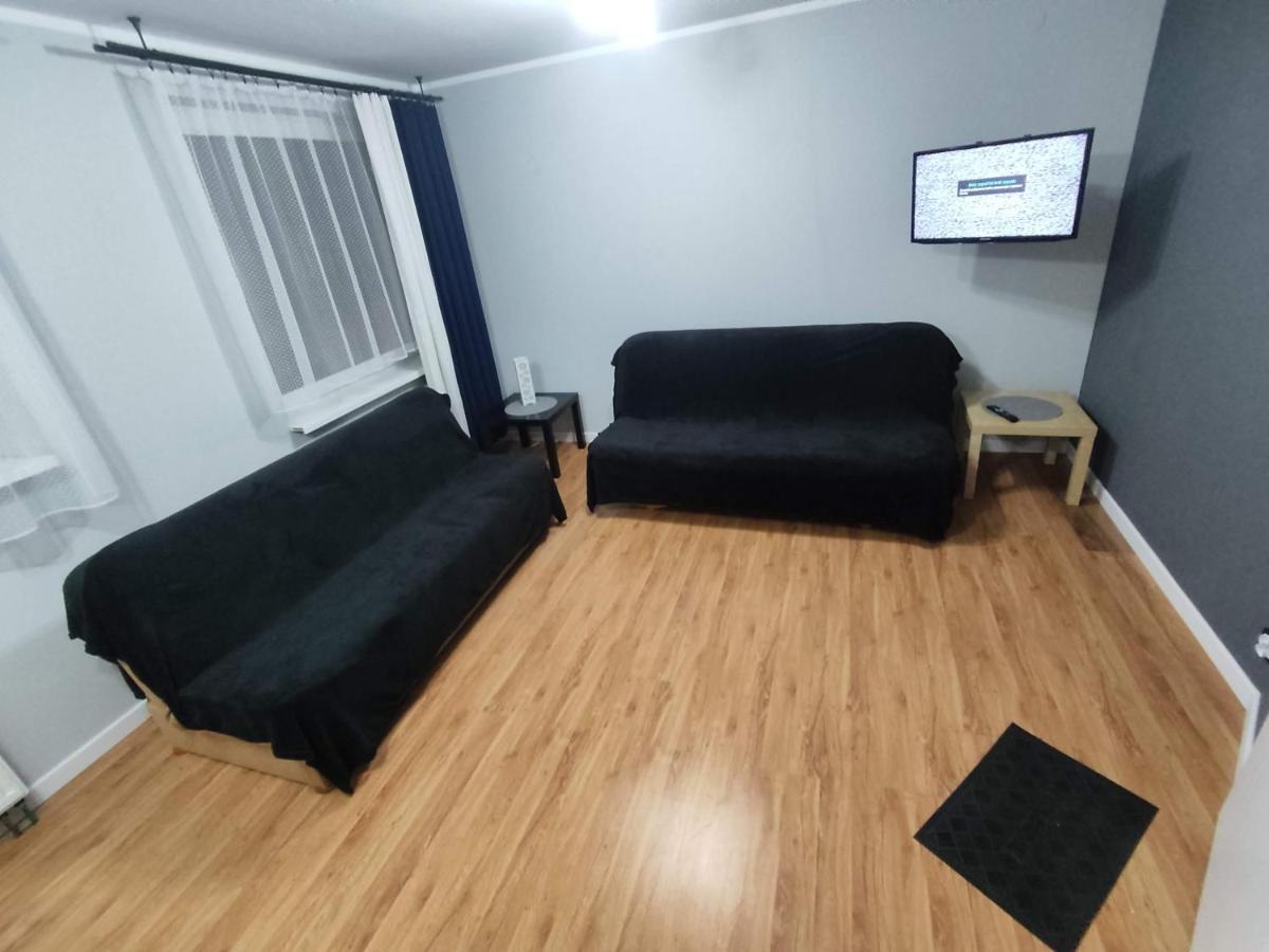 3030 Jana Spychalskiego 32 - Tanie Pokoje W Apartamencie - Samodzielne Zameldowanie - Self Check In 波兹南 外观 照片