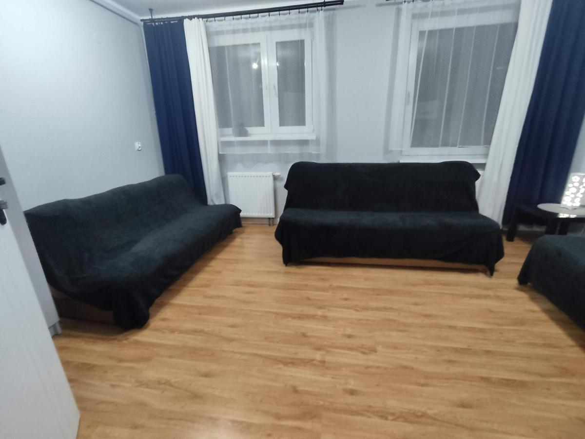 3030 Jana Spychalskiego 32 - Tanie Pokoje W Apartamencie - Samodzielne Zameldowanie - Self Check In 波兹南 外观 照片