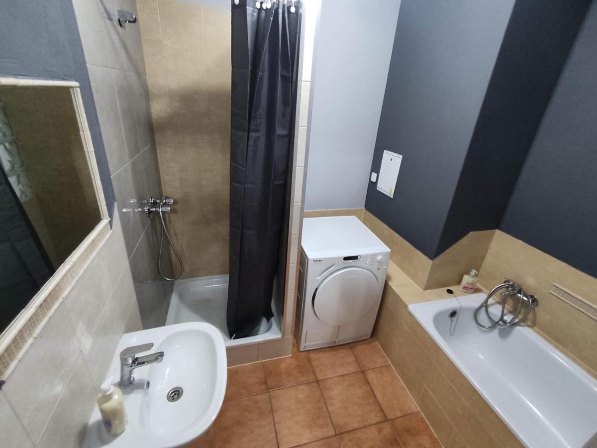 3030 Jana Spychalskiego 32 - Tanie Pokoje W Apartamencie - Samodzielne Zameldowanie - Self Check In 波兹南 外观 照片