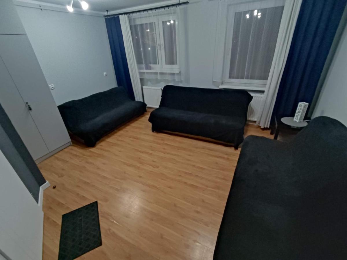 3030 Jana Spychalskiego 32 - Tanie Pokoje W Apartamencie - Samodzielne Zameldowanie - Self Check In 波兹南 外观 照片