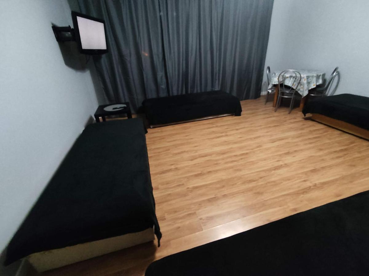 3030 Jana Spychalskiego 32 - Tanie Pokoje W Apartamencie - Samodzielne Zameldowanie - Self Check In 波兹南 外观 照片