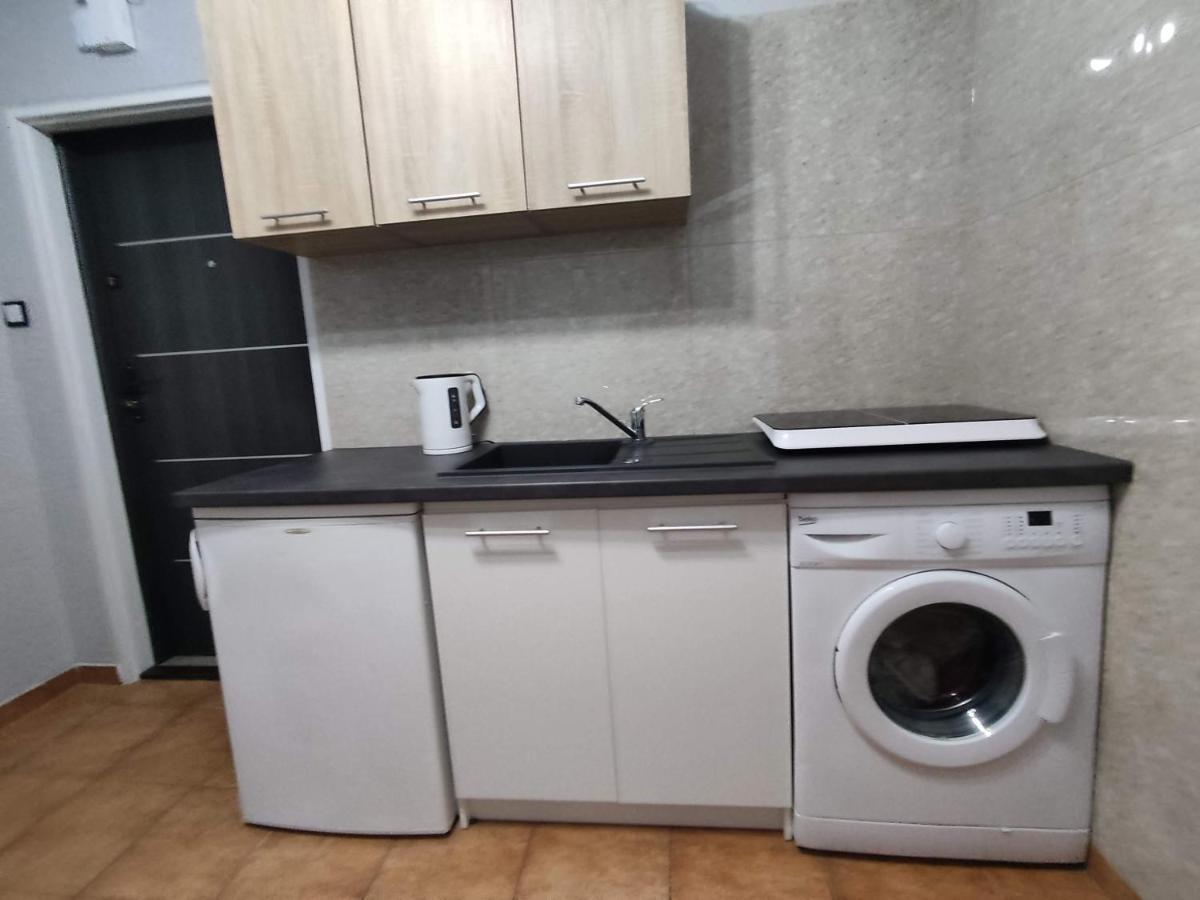 3030 Jana Spychalskiego 32 - Tanie Pokoje W Apartamencie - Samodzielne Zameldowanie - Self Check In 波兹南 外观 照片
