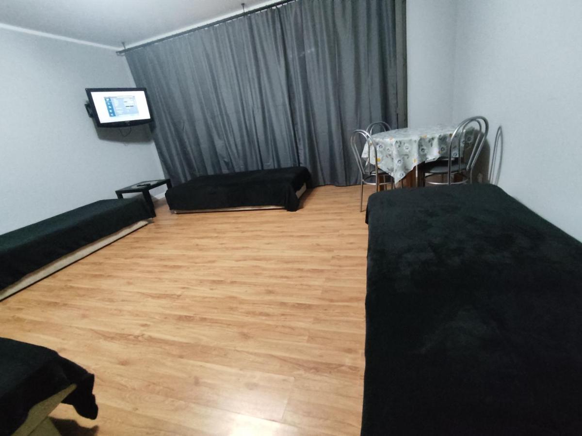 3030 Jana Spychalskiego 32 - Tanie Pokoje W Apartamencie - Samodzielne Zameldowanie - Self Check In 波兹南 外观 照片