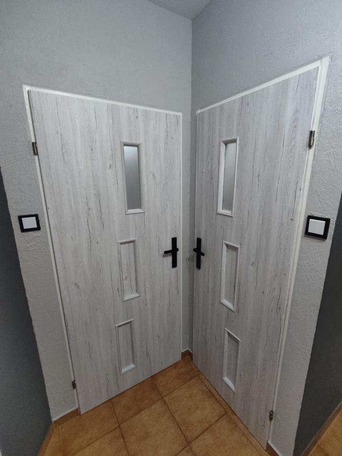 3030 Jana Spychalskiego 32 - Tanie Pokoje W Apartamencie - Samodzielne Zameldowanie - Self Check In 波兹南 外观 照片